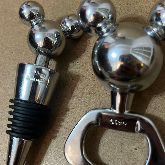 Bottle Opener + Stopper - Picture 2 of 2